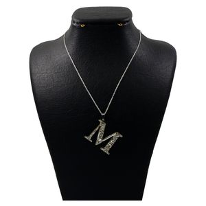 گردنبند نقره زنانه دلی جم طرح m کد d 674